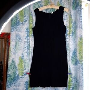 90'S size 7-8 pleated mini dress black